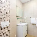 Gorgeous In With Pool Apartment *