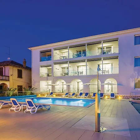 Gorgeous In With Pool Apartment Punat