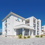 Gorgeous In With Pool Apartment *