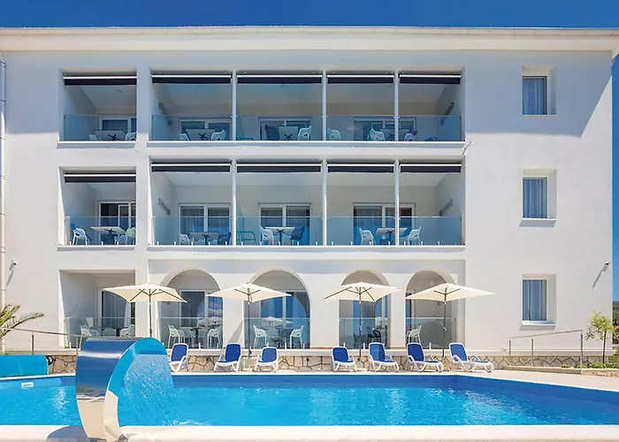 Appartamento Gorgeous In With Pool Punat