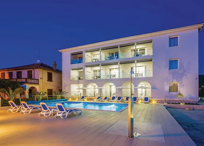 Gorgeous In With Pool Appartamento Punat