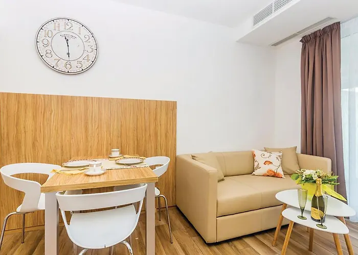 Appartamento Gorgeous In With Pool Punat